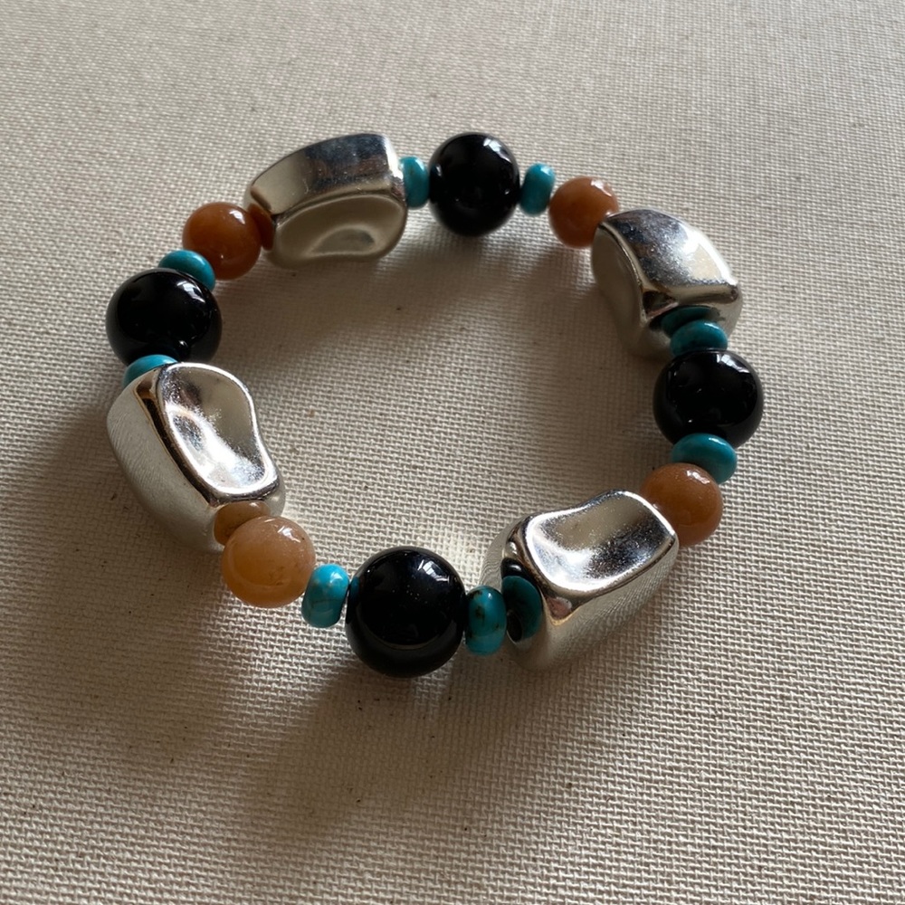 Beautiful Faux Stone and Metal Stretch Bracelet- Turquoise, Onyx and Calcite - Picture 1 of 3